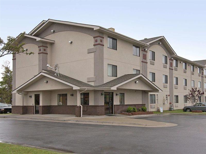 Super 8 By Wyndham Newport News/Jefferson Ave. Hotel Exterior photo